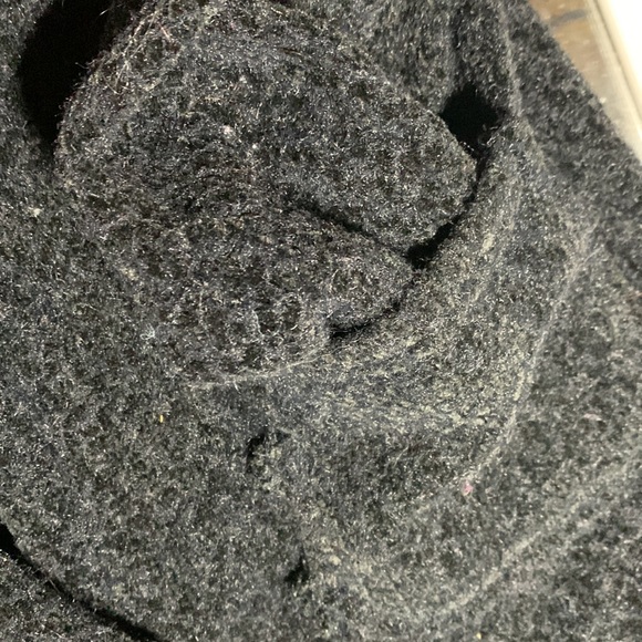 Lightly worn black hip length fleece sweater with front pockets, very comfy. - Picture 3 of 3